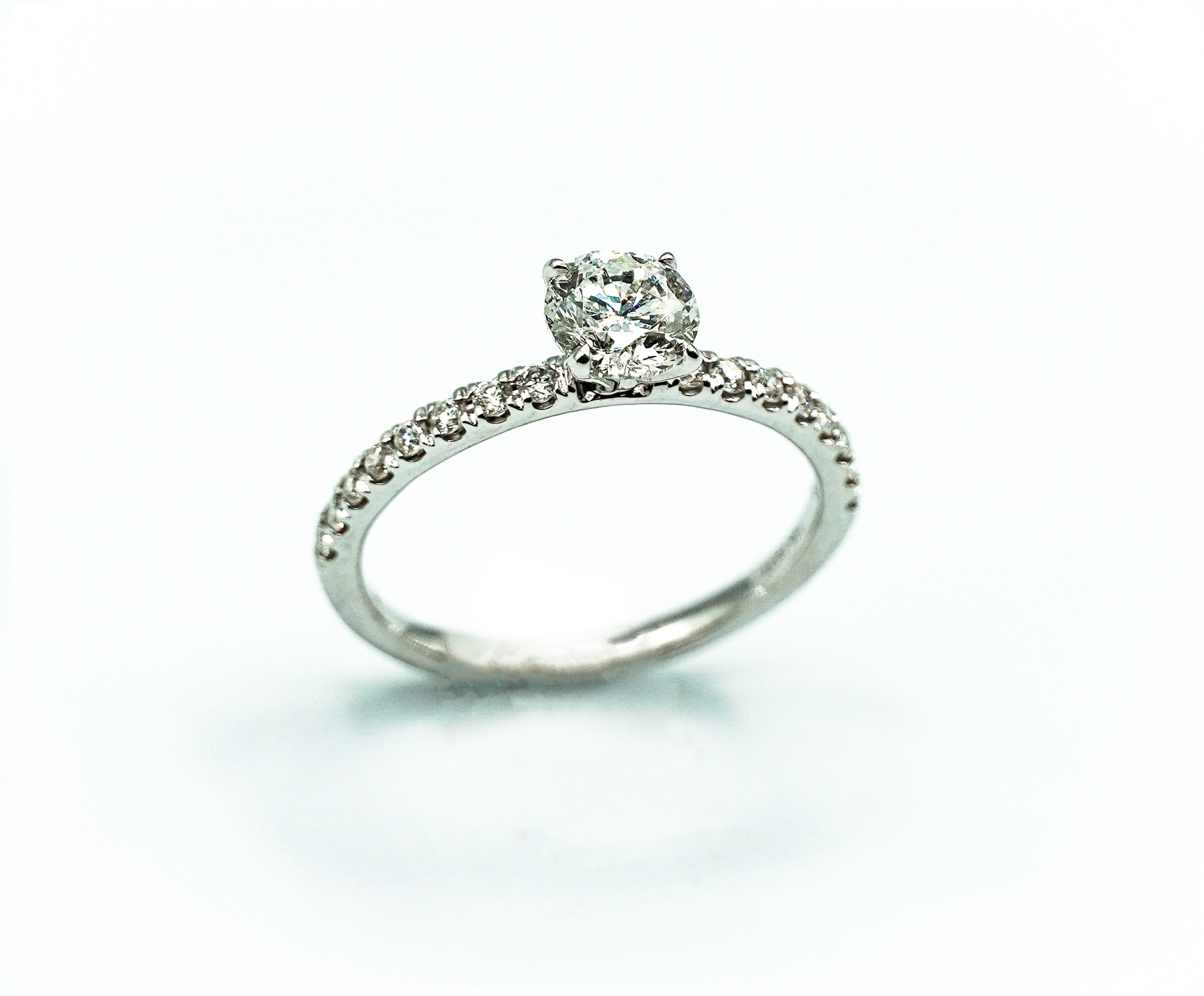 Montalvo Diamonds - Round Modified Brilliant Ring in 14kt White Gold