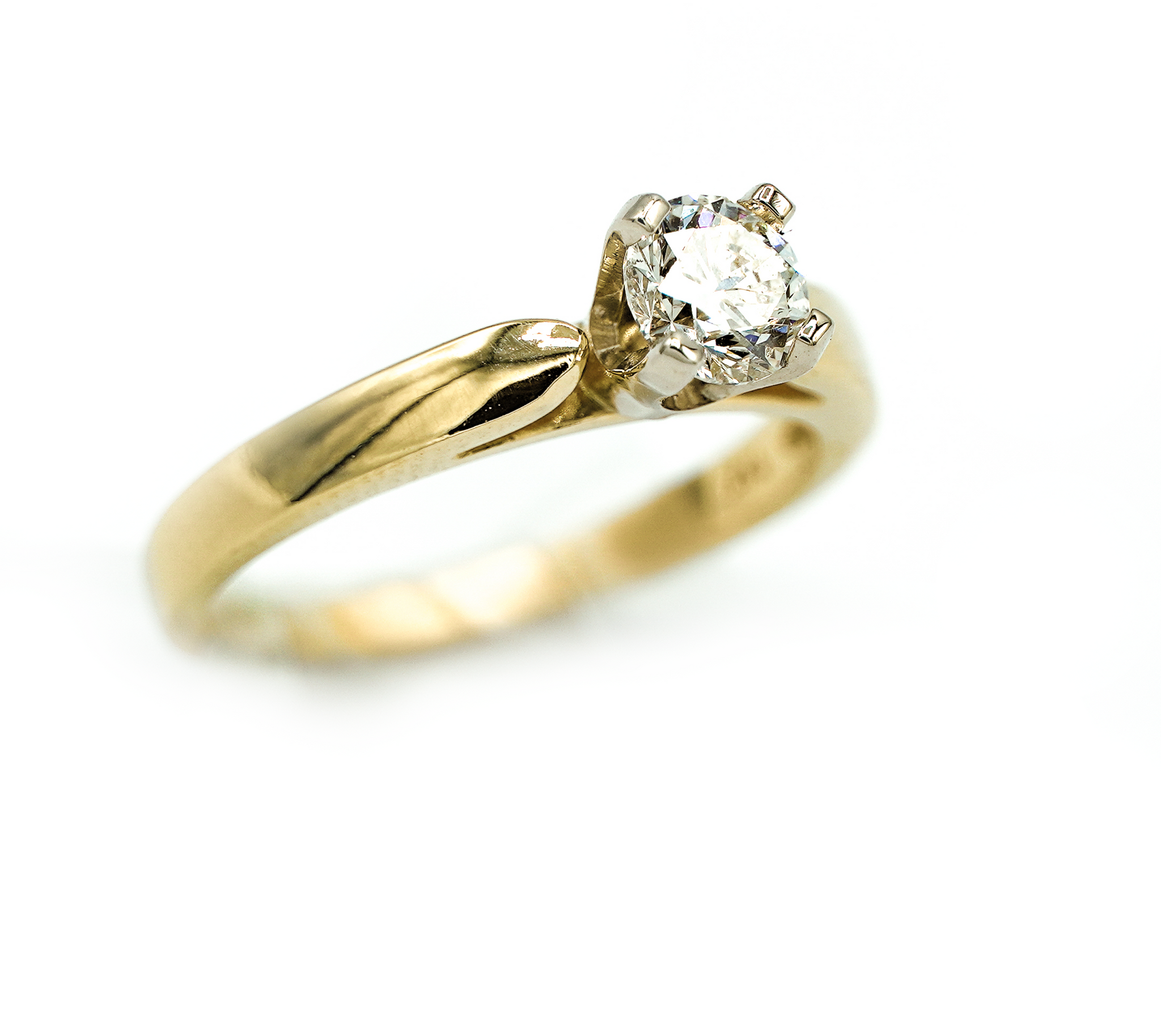 Montalvo Diamonds - Round Brilliant Solitaire Diamond Ring in 14k Yellow Gold