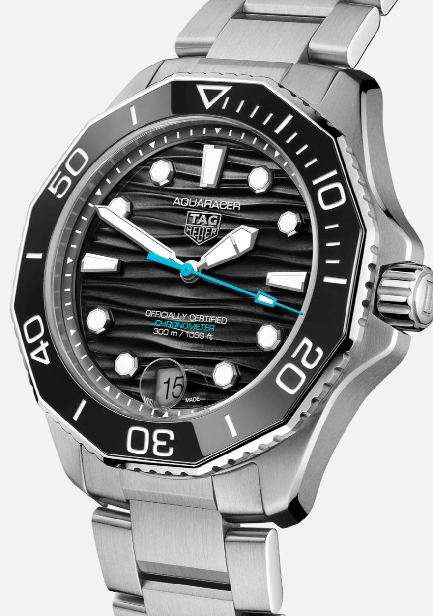 Tag-TAG HEUER AQUARACER
PROFESSIONAL 300 DATE