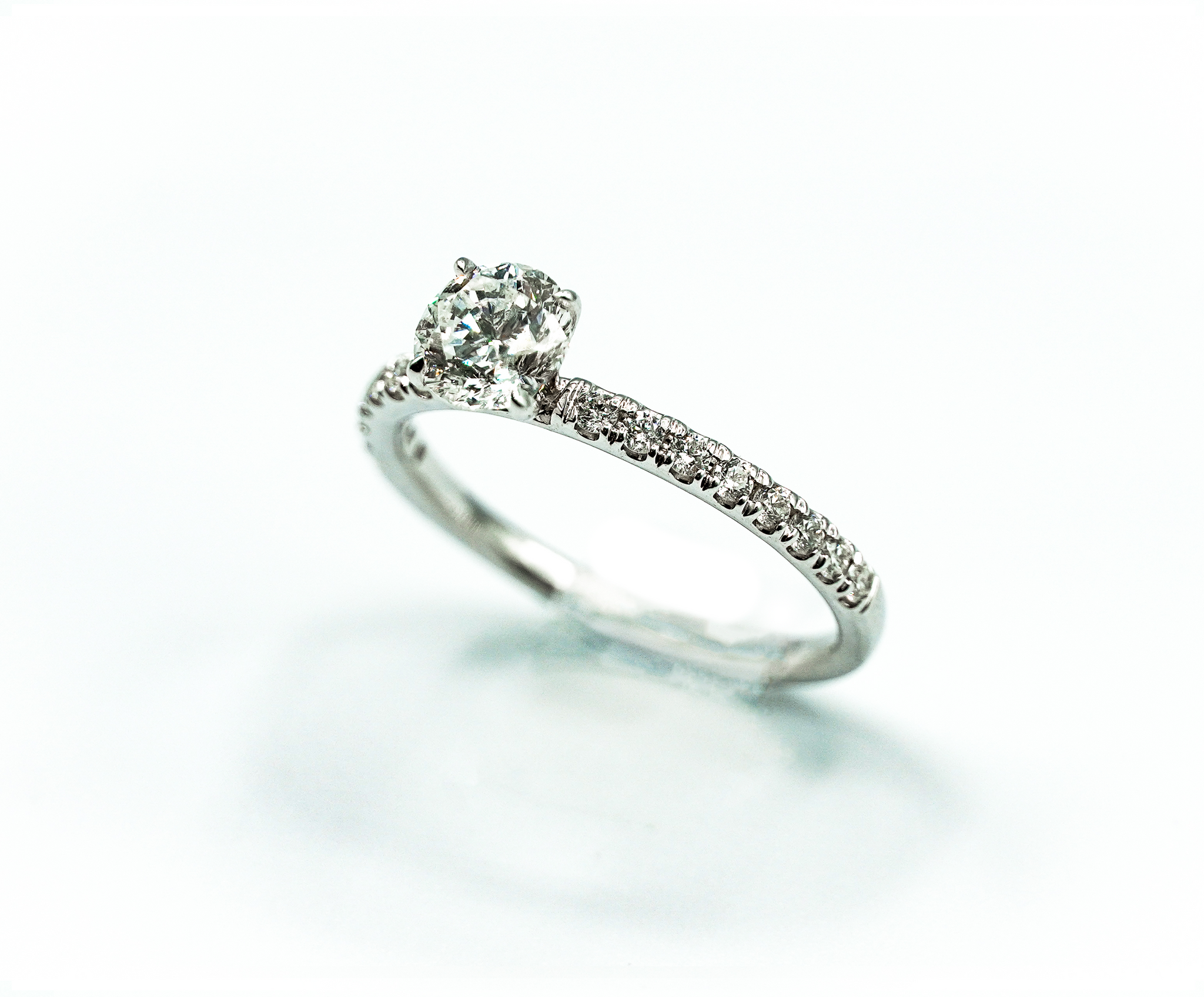 Montalvo Diamonds - Round Modified Brilliant Ring in 14kt White Gold