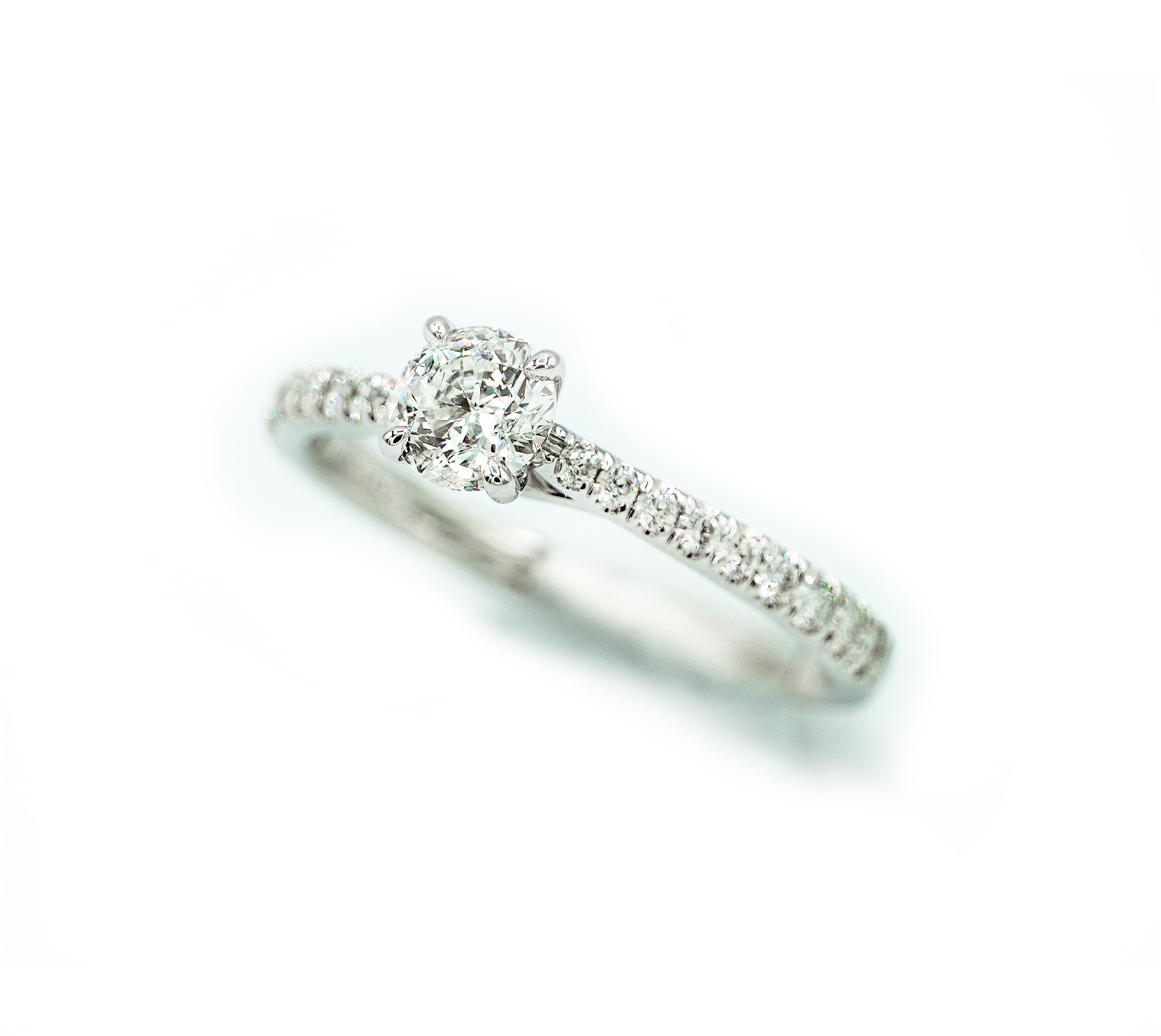 Montalvo Diamonds - Round Modified Brilliant Cut Ring in 14kt White Gold