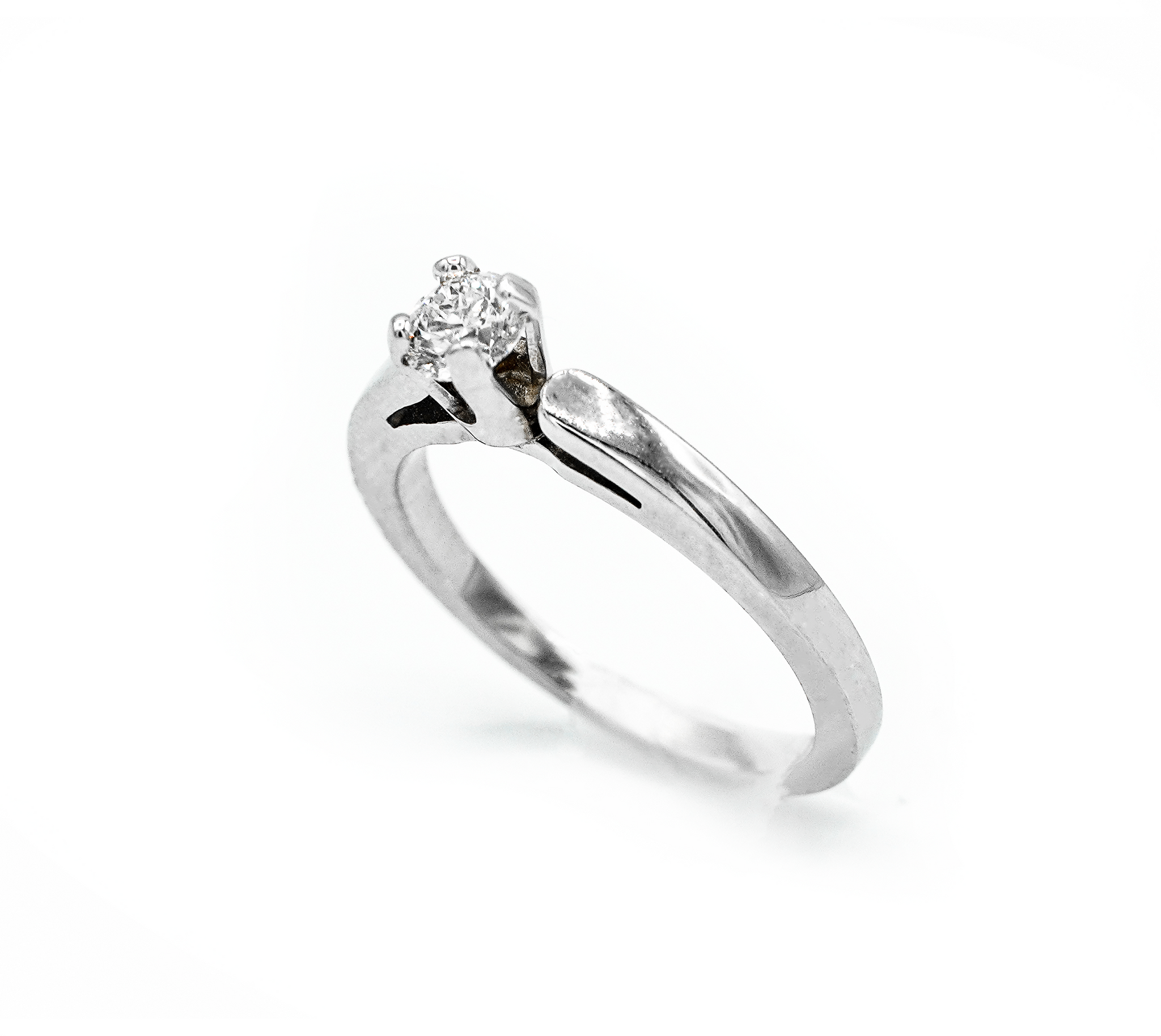 Montalvo Diamonds - Hearts & Arrows Solitaire Ring in 14kt White Gold