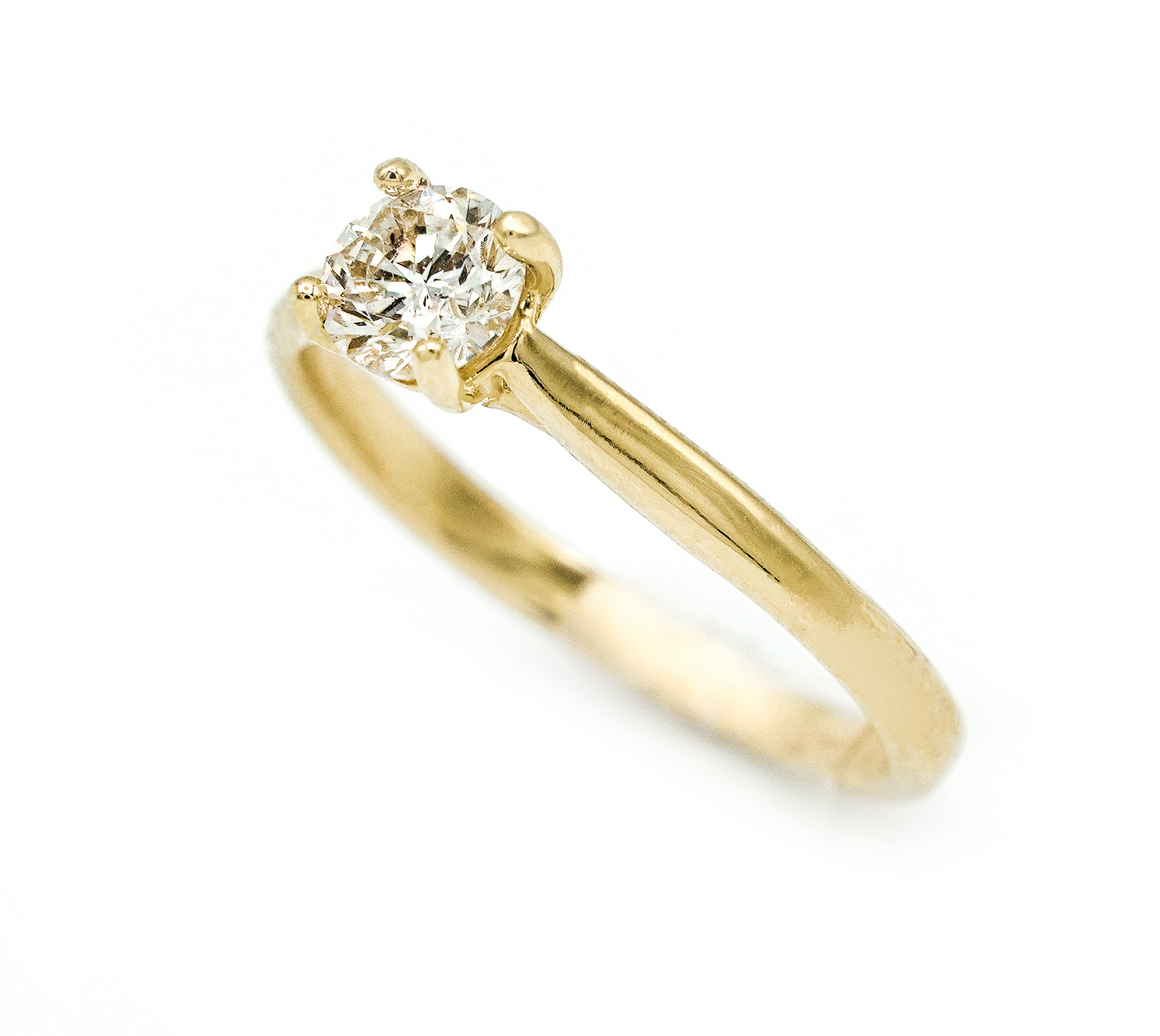 Montalvo Diamonds - Round Brilliant Solitaire Ring in 14kt Yellow Gold